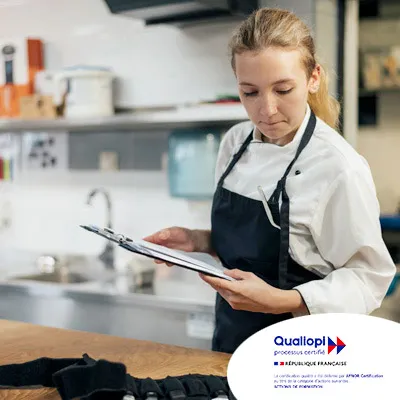 Image smartphone formation restauration et hotellerie réalise par QUALIFORM CONSULTANTS certifié QUALIOPI